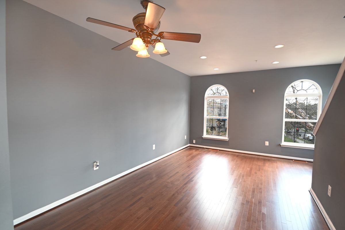Foto principal - 4289 S Capitol St SW
