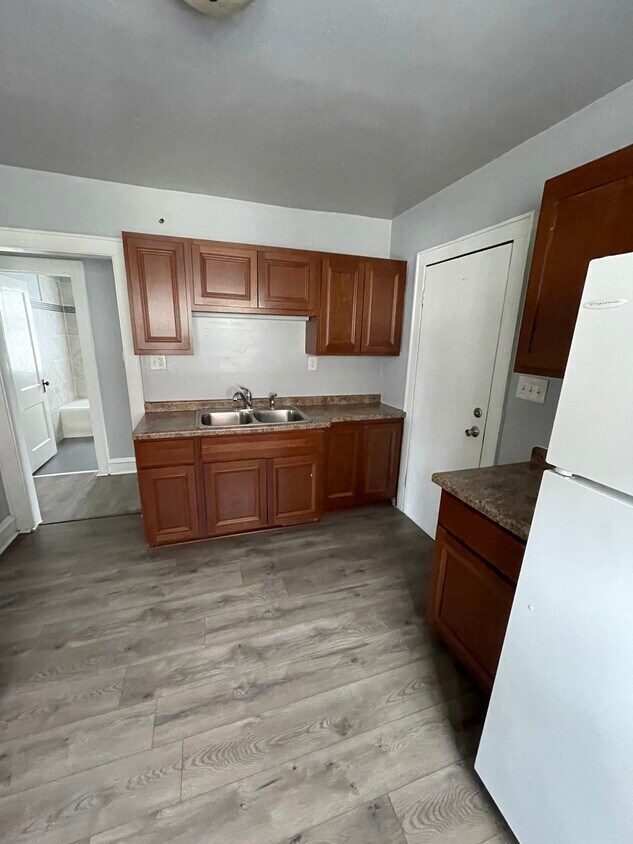Primary Photo - 2354 N 54th St