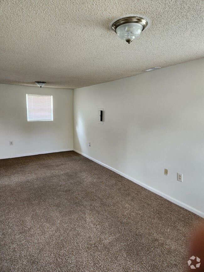 Apartments for Rent in 28052