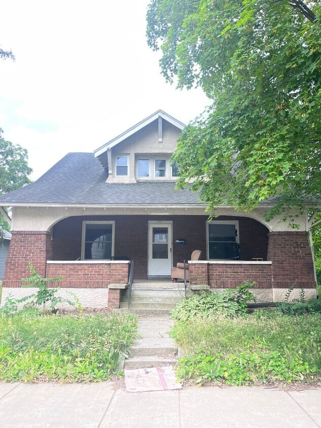 Foto principal - 339 W Oak St