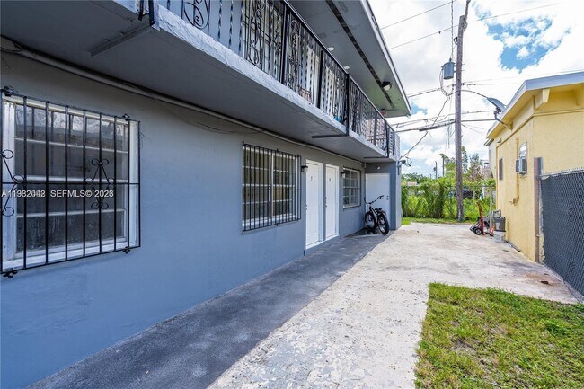 Foto del edificio - 1445 NW 2nd Ave