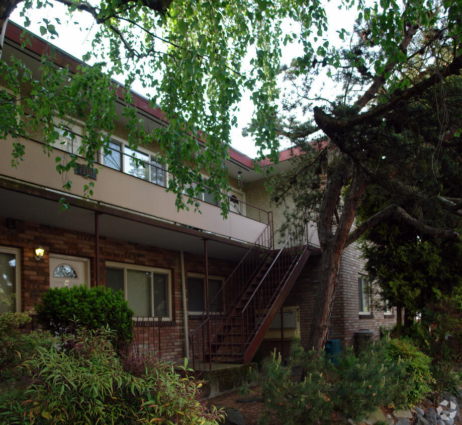 Building Photo - 7100 Linden Ave N
