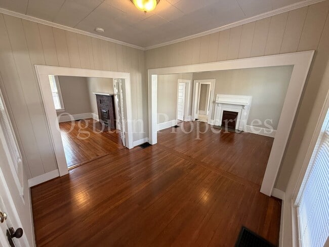 Building Photo - 113 E Sprague St