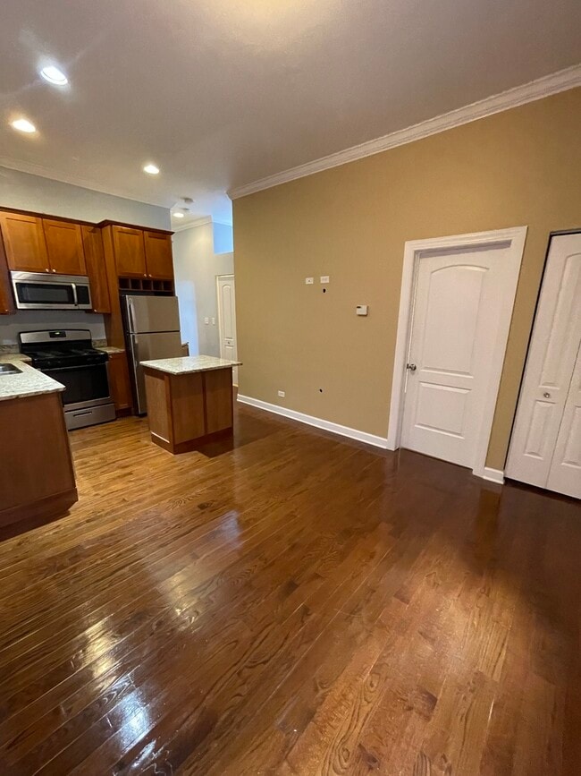 Building Photo - 2672 N Halsted St