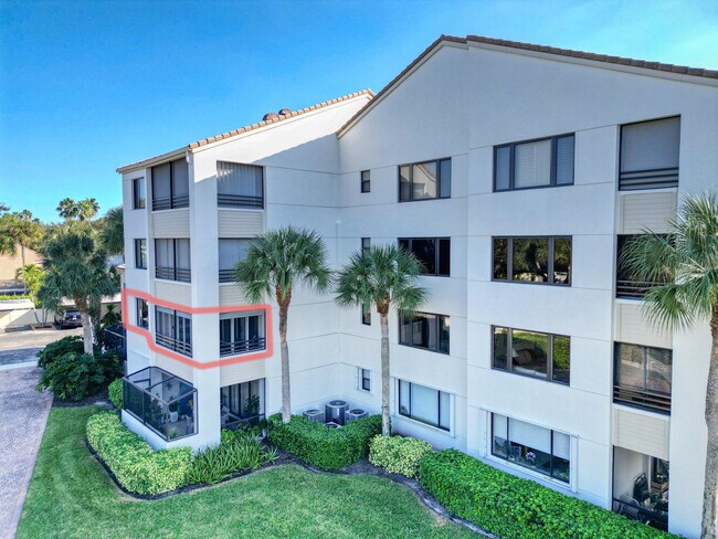 Foto del edificio - 827 Oak Harbour Dr