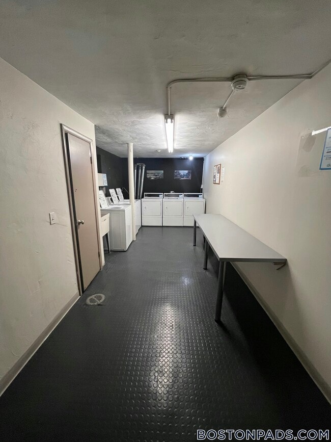 Foto del edificio - 110 Babcock St