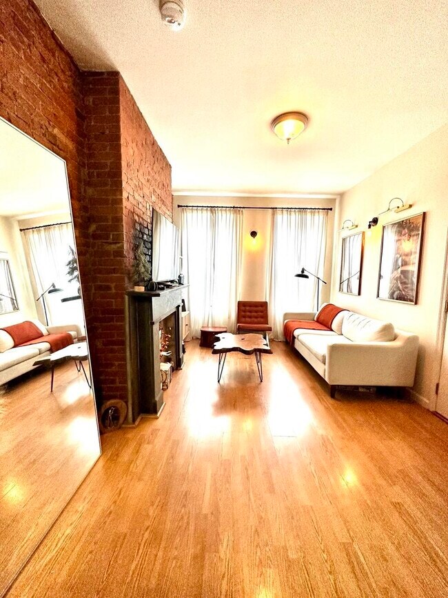 Building Photo - 353 7th St