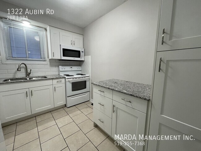 Photo du bâtiment - COZY 2 BED/1BATH HOUSE IN EAST WINDSOR! + HYDRO, WATER & GAS!