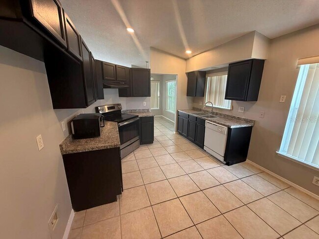 Building Photo - 1440 Timberbend Cir