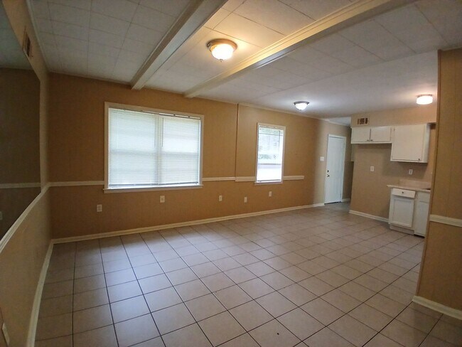 Foto del edificio - Very Nice Newly Rehabbed Home in Raleigh - $99 Move In Special
