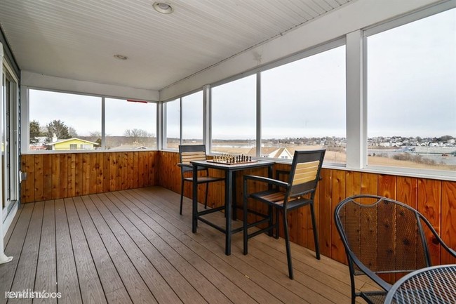 Building Photo - 46 Conanicut Rd