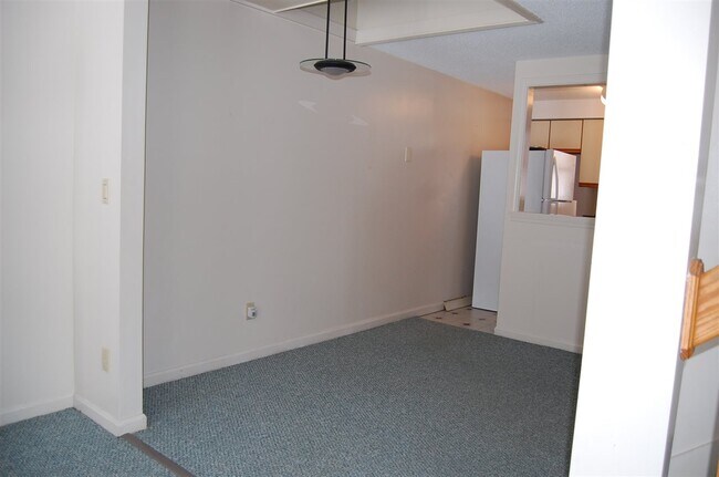 Building Photo - 129 Fisherville Rd