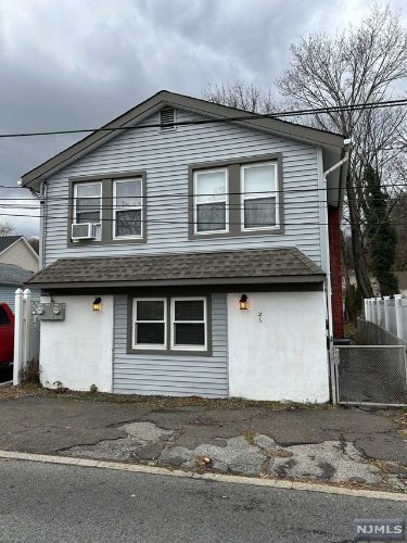 Primary Photo - 21 Maple Ave