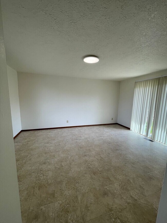 Foto del edificio - 3 bed home In South Salem