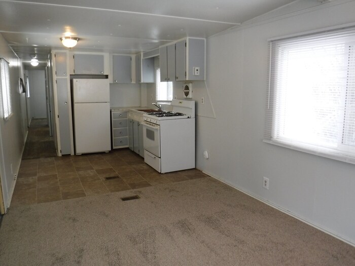 Primary Photo - 362 Montana Ave
