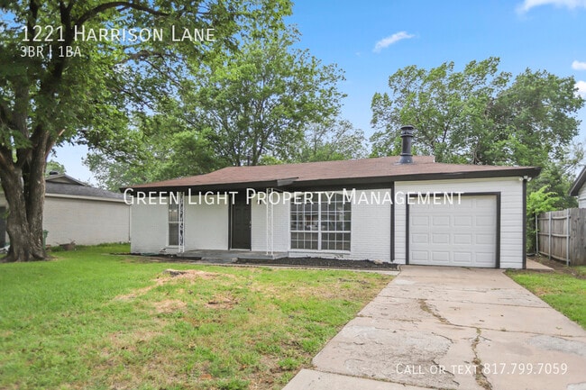 Photo - 1221 Harrison Ln House