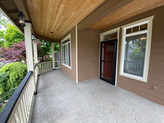 Foto del edificio - 4 Bed, Private Oasis Backyard, DuPont Home