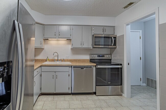 Foto del edificio - 520 Biesterfield Rd