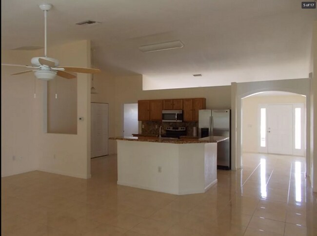 Foto del edificio - 2462 Nature Pointe Loop