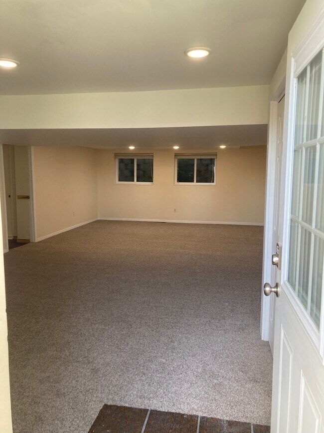 Foto del edificio - 900 E Peach Blossom Dr