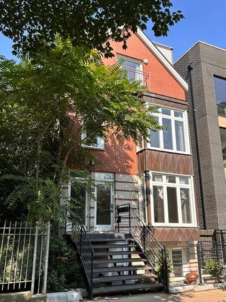 Building Photo - 2506 N Greenview Ave