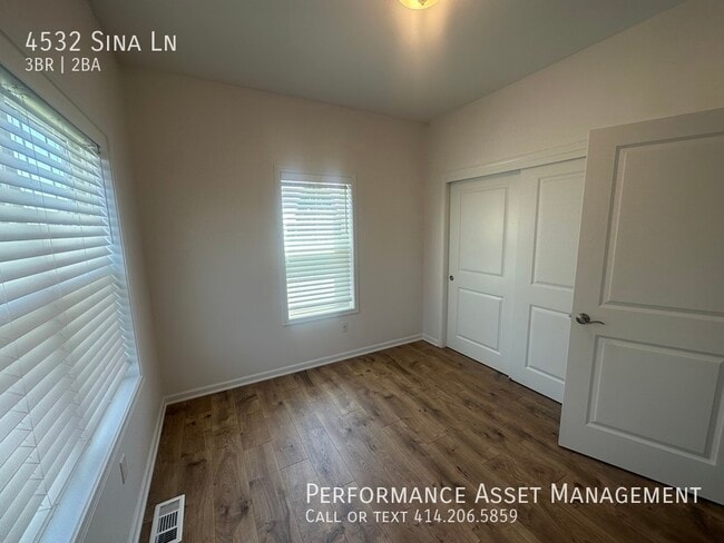 Building Photo - 4532 Sina Ln