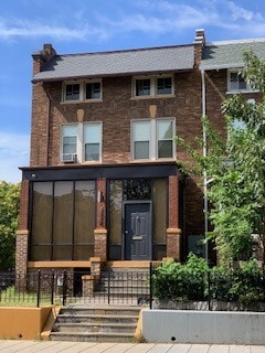 Primary Photo - 1447 Euclid St NW