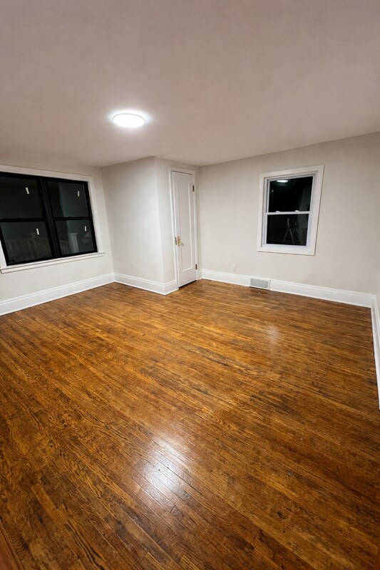 Foto del edificio - 130 Dartmouth Ave