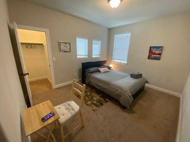 Foto del edificio - 3240 E Whitestone Blvd