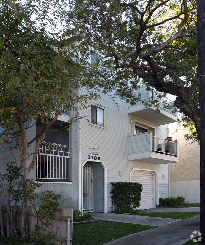 Primary Photo - 1108 Termino Ave
