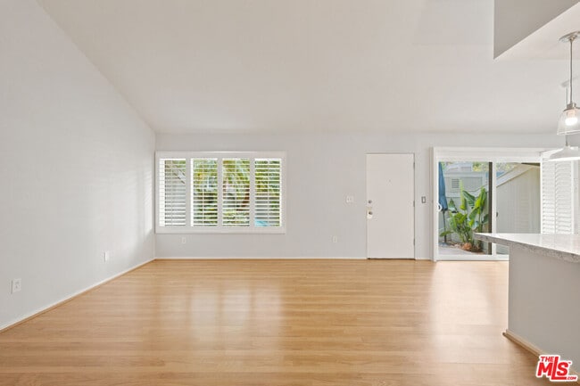 Building Photo - 13322 Maxella Ave