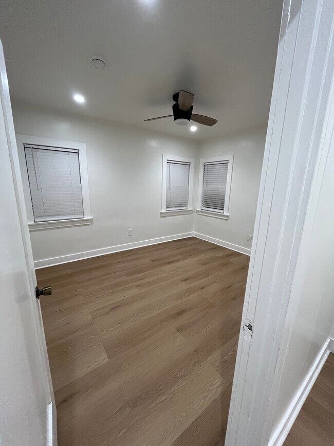 Foto del edificio - 2709 N Arrowhead Ave