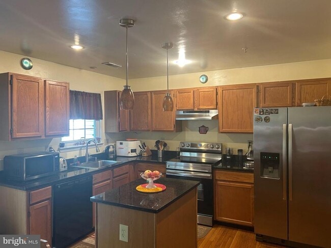 Building Photo - 158 Langdon Farm Cir
