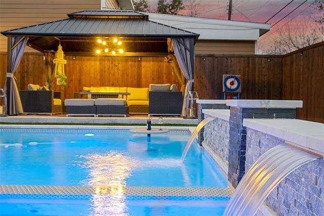 Foto del edificio - 3111 Hedgerow Dr