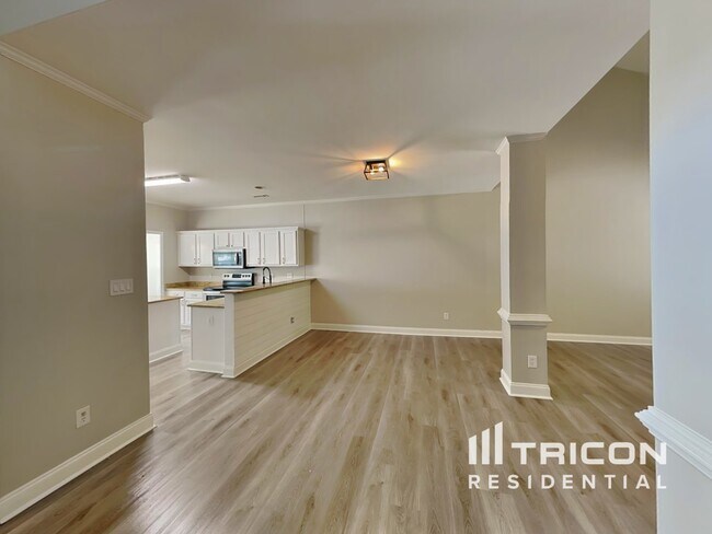 Building Photo - 123 Clarin Way