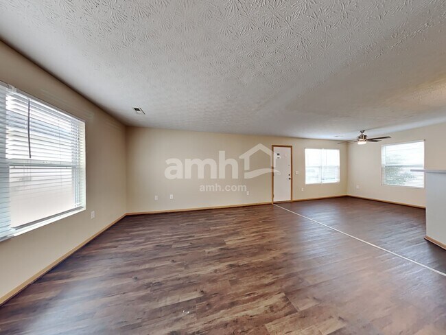 Foto del edificio - 5688 Battle Creek Way