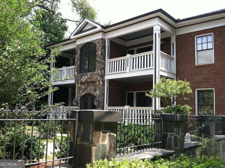 Primary Photo - 685 Penn Ave NE