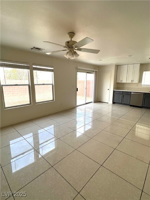 Foto del edificio - 7452 Wine Creek St
