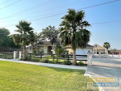 Foto del edificio - 215 Henderson Rd