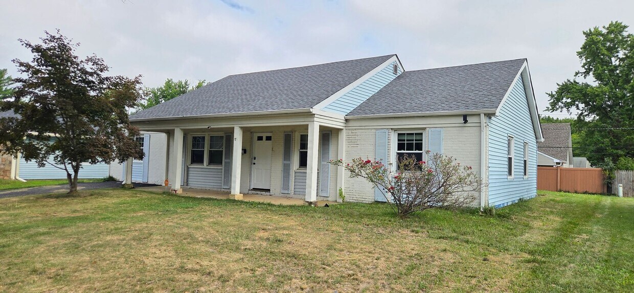 Photo - 77 Executive Ln