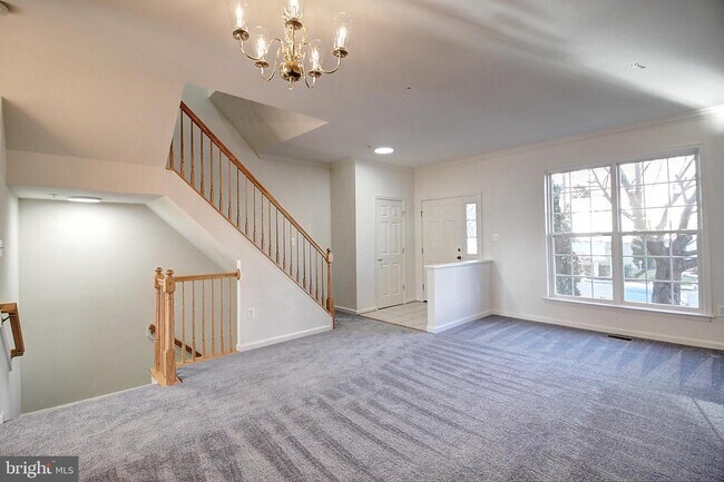 Building Photo - 2604 Emerson Dr