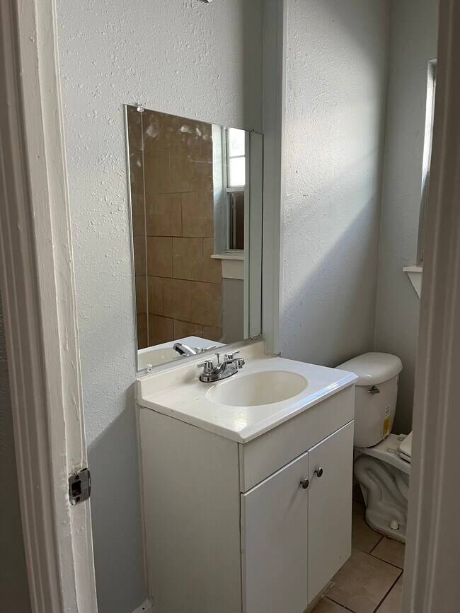 Foto del edificio - 3117 Rosalie St
