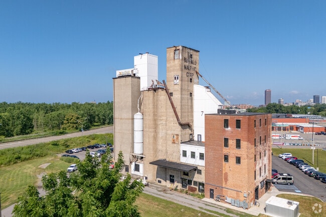 Building Photo - Silos at Elk Street