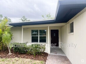 Building Photo - 2489 Del Rio Way