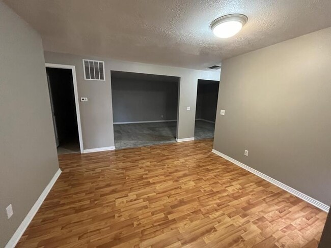 Building Photo - 333 E 4500 S