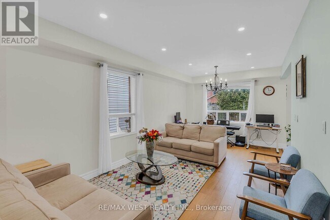 Photo du bâtiment - 80 Northgrove Crescent