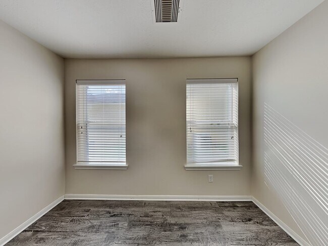 Foto del edificio - 16418 Noble Meadow Ln