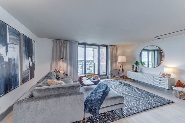 Foto del edificio - 2233 S Highland Ave