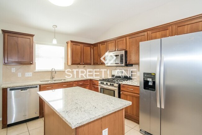 Foto del edificio - REDUCED!