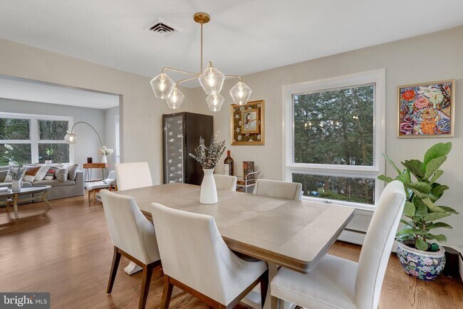 Foto del edificio - 3710 Lorcom Ln
